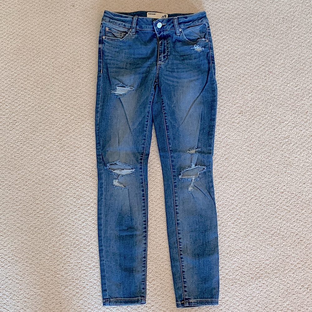 Garage Ripped Jeans, size 9
